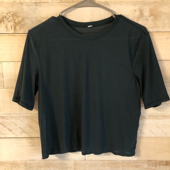 lululemon athletica Tops - Size 6 Lululemon top crop